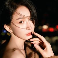郏莉莉