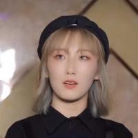 周菁