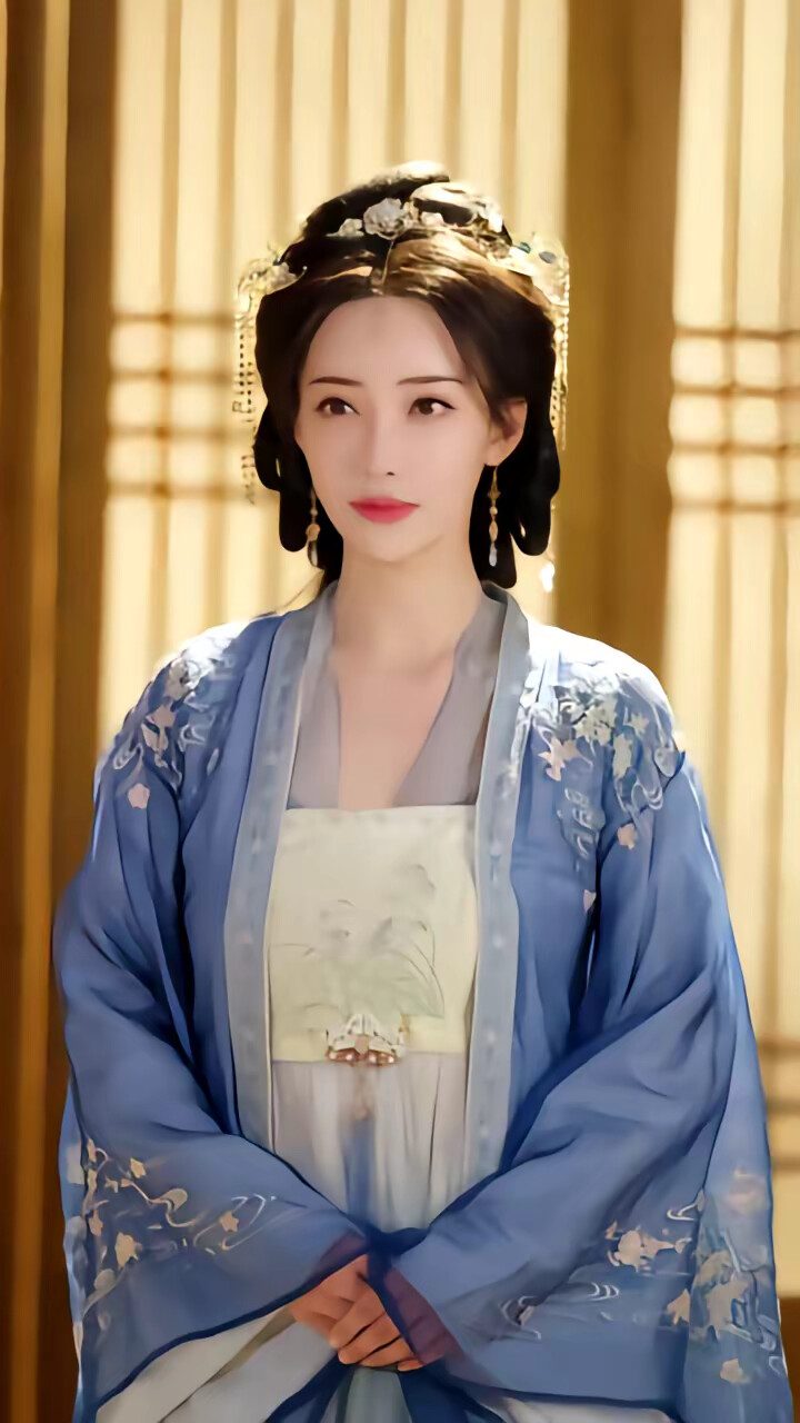 《重生在龙塌,宠妃抱着陛下哭》剧照