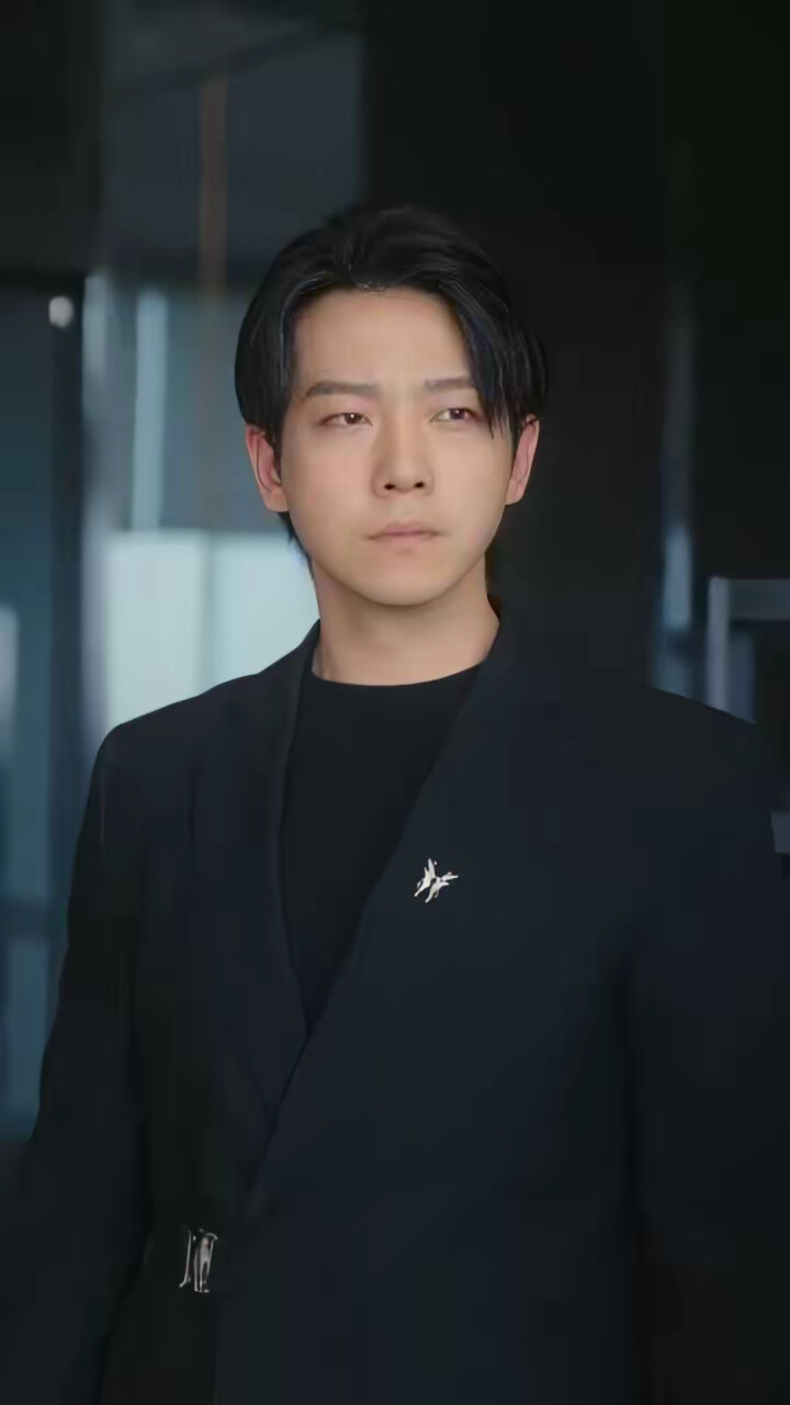 《声色犬马》剧照