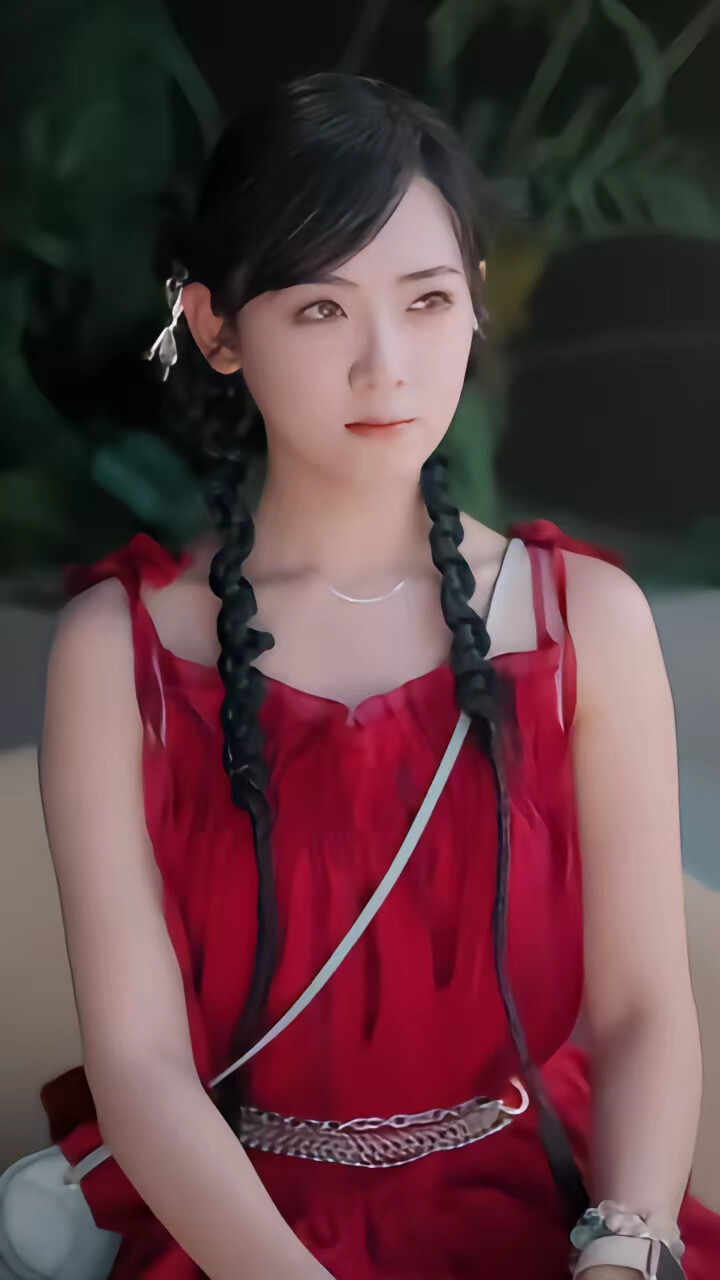 《全员偷听假千金心声,她成团宠了》剧照