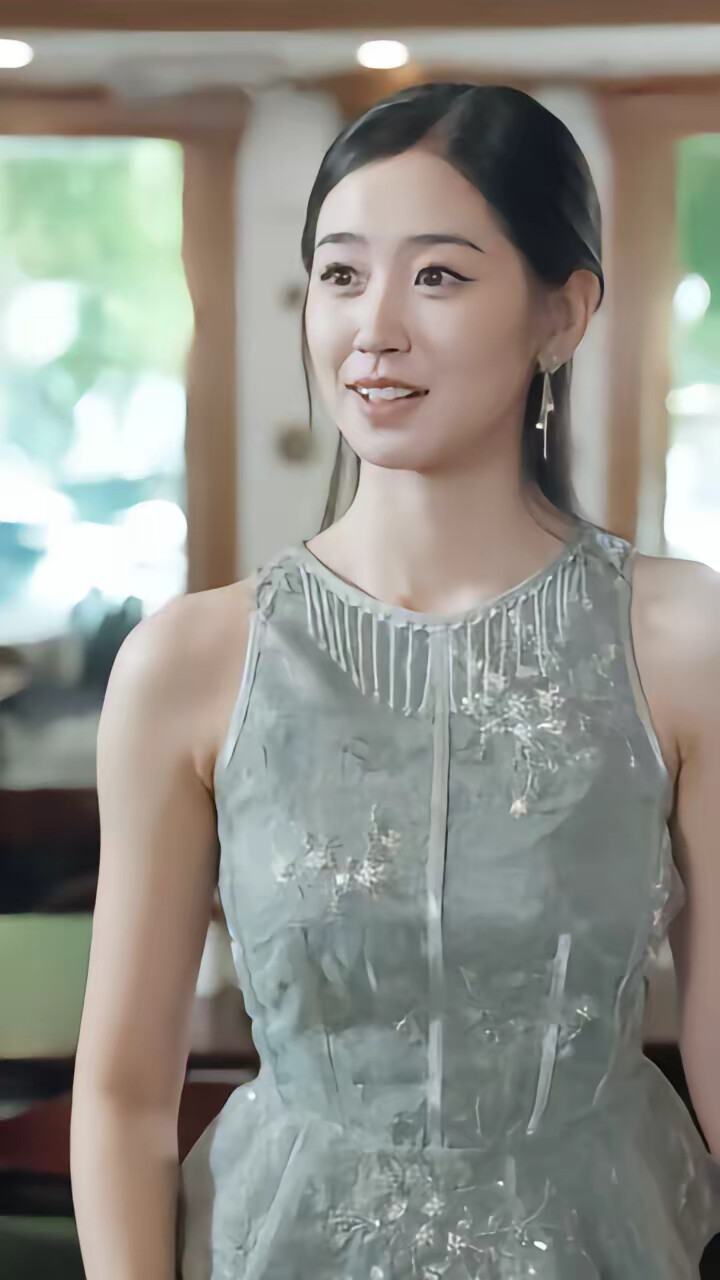 《我竟靠吃苦让爸妈走上人生巅峰》剧照