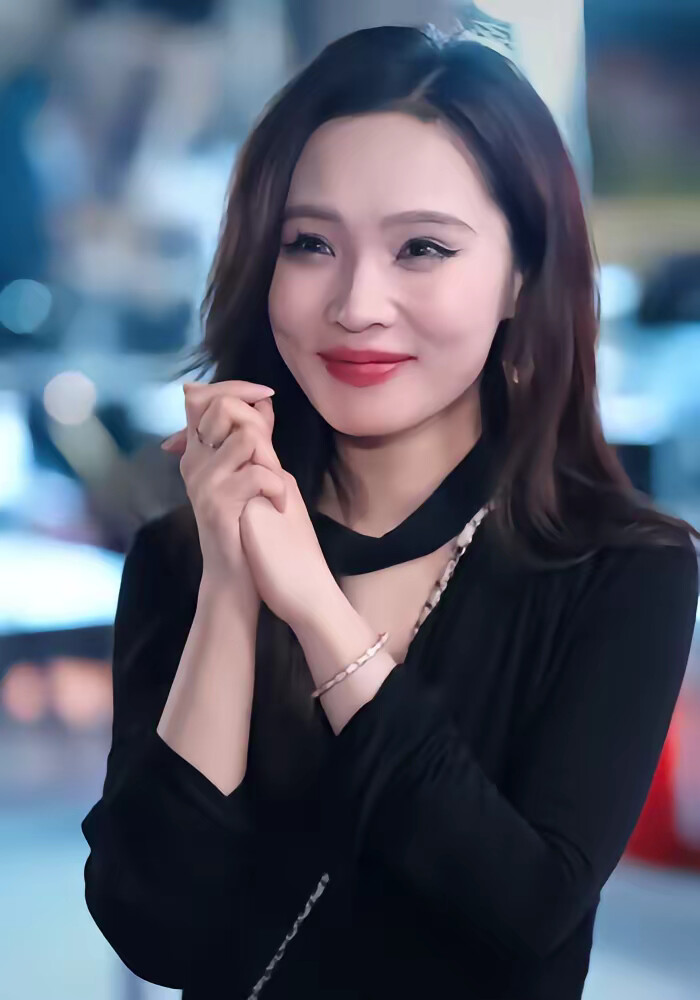 《闪婚夫人竟是帮派大小姐》剧照