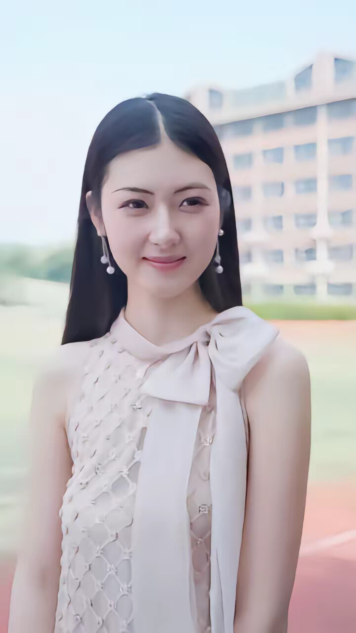 《两个恋爱脑的自我攻略》剧照