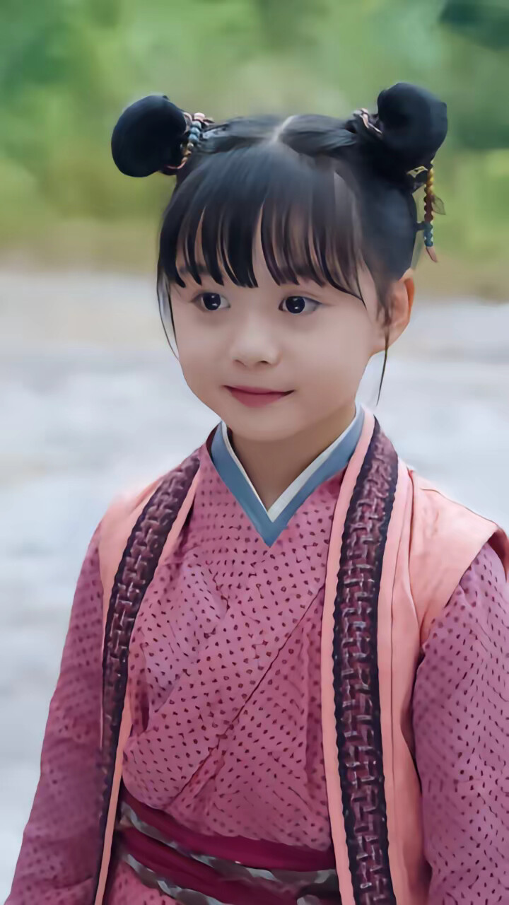 《小不点进山打猎，山野猛兽端上桌》剧照