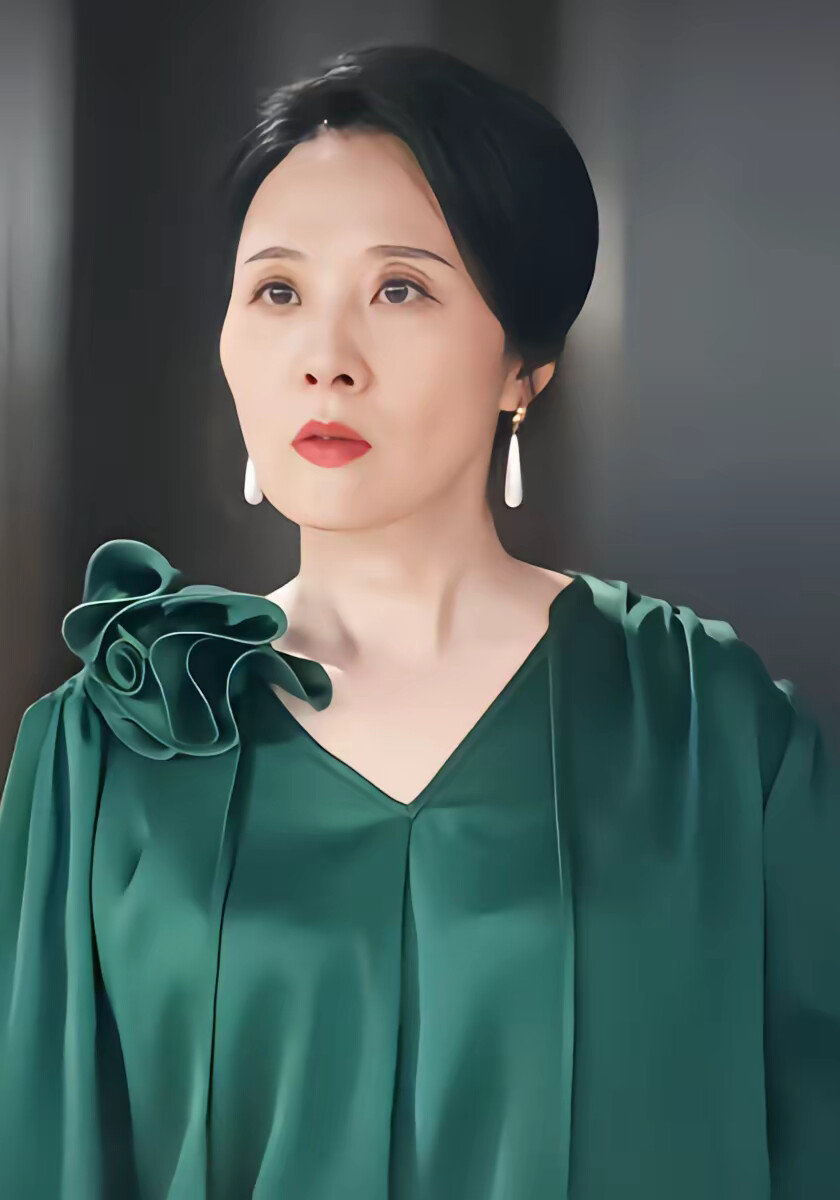 《全家偷听养子心声,重生后我笑了》剧照