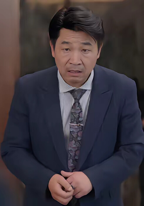 《正搬砖呢，被大小姐拉去领证了》剧照
