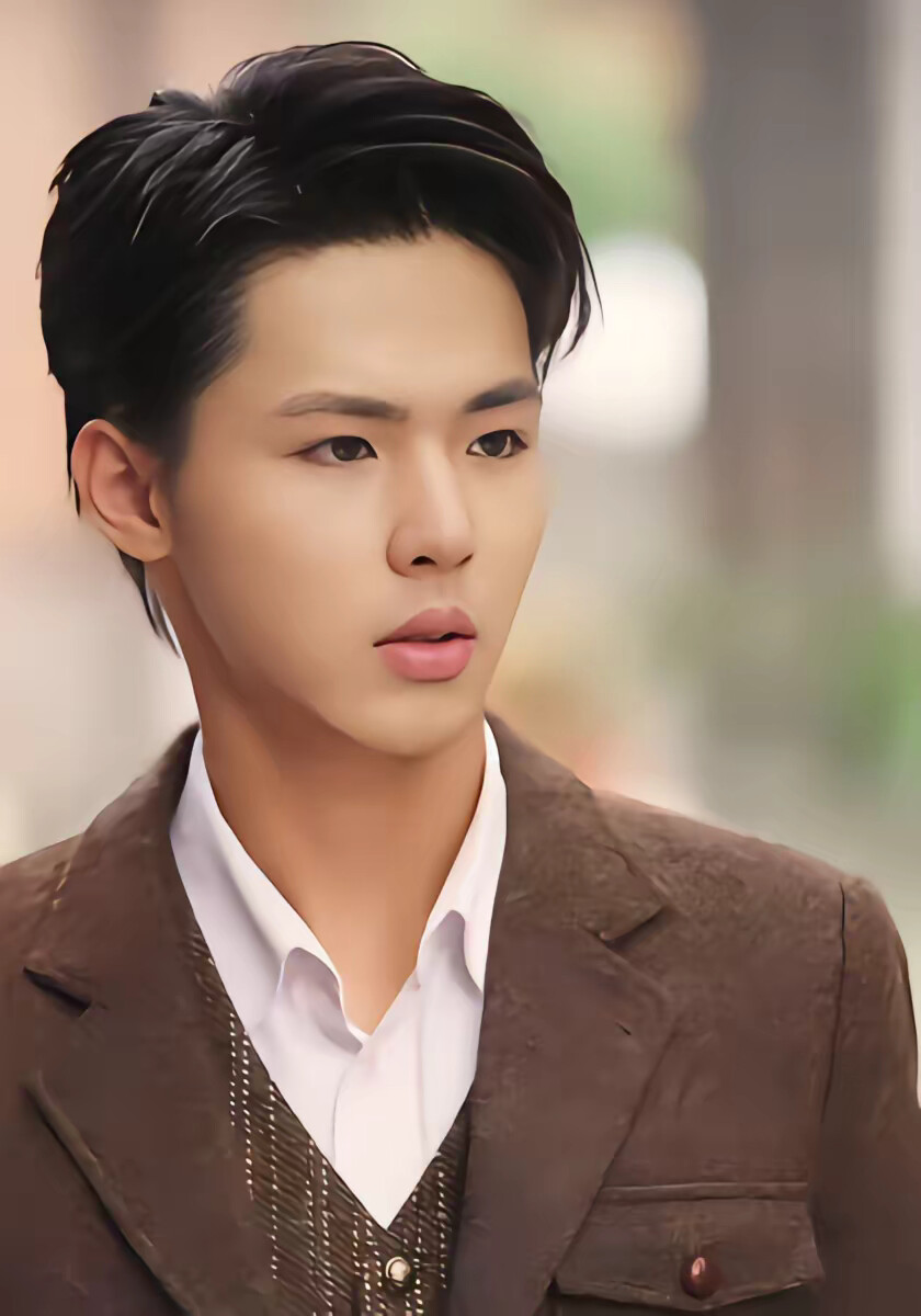 《督军开门,小奶团背着黄金来旺家》剧照