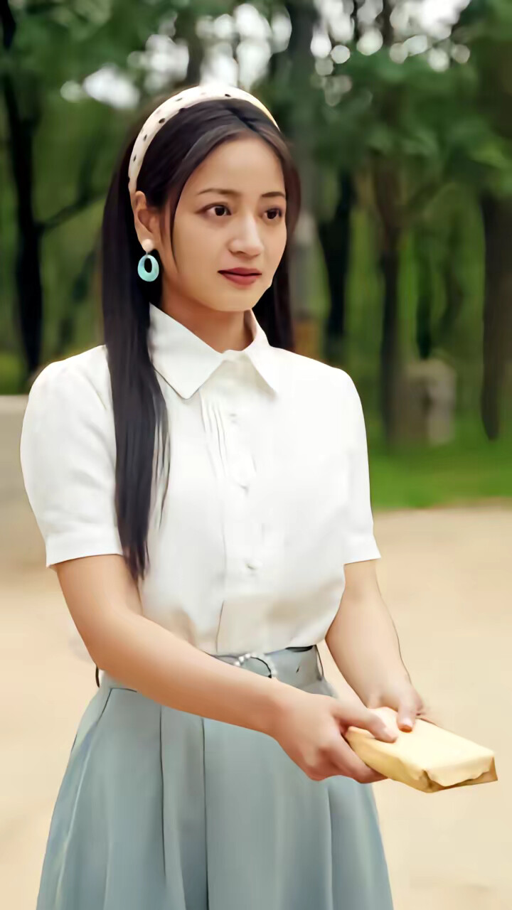 《重生八零带全村致富》剧照