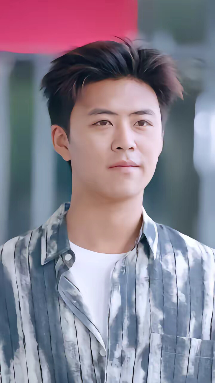 《美食:随机摆摊,顾客追我满街跑》剧照