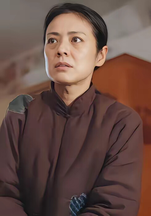 《我竟靠吃苦让爸妈走上人生巅峰》剧照