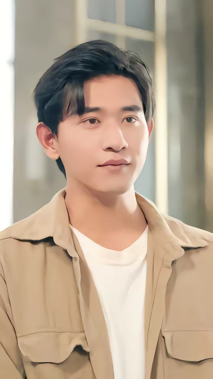 《重生被赶出家门,忽悠校花摆地摊》剧照