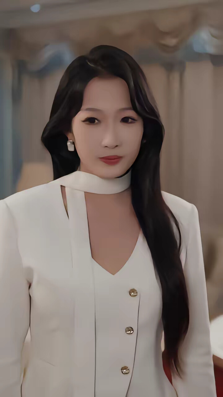 《社恐的我,被迫闪婚国民女神》剧照