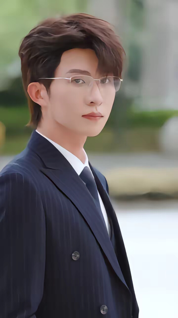 《退婚后错撩千亿大佬》剧照