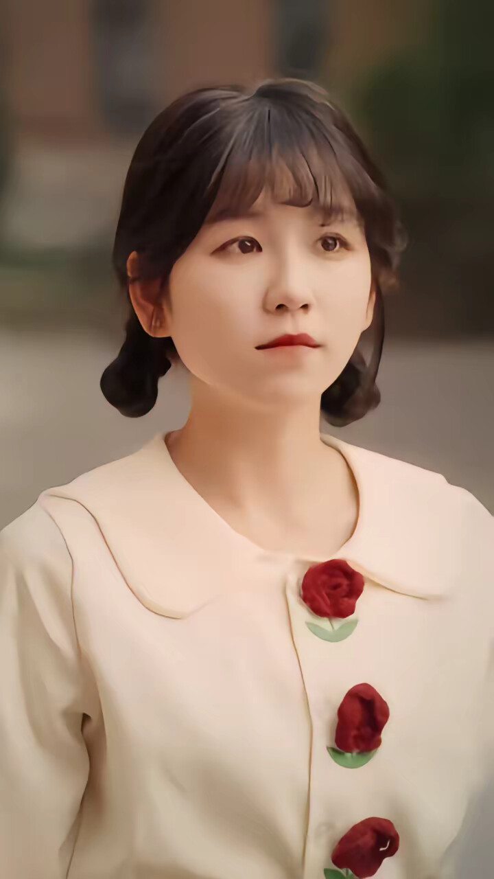 《穿成七零教官前妻,被全家团宠》剧照