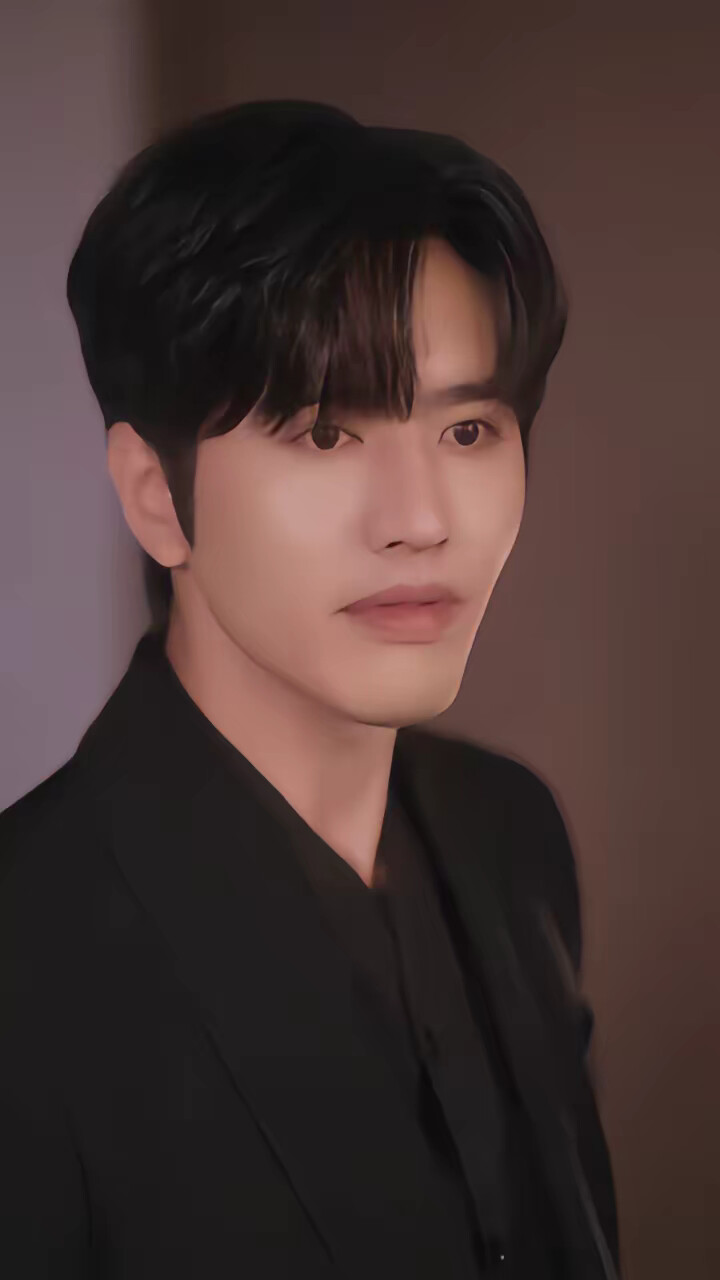 《笼中鸟,烬中生》剧照