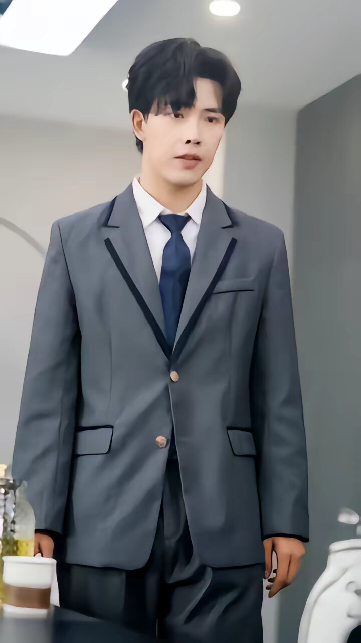 《冰山美女反派我抱走咯》剧照