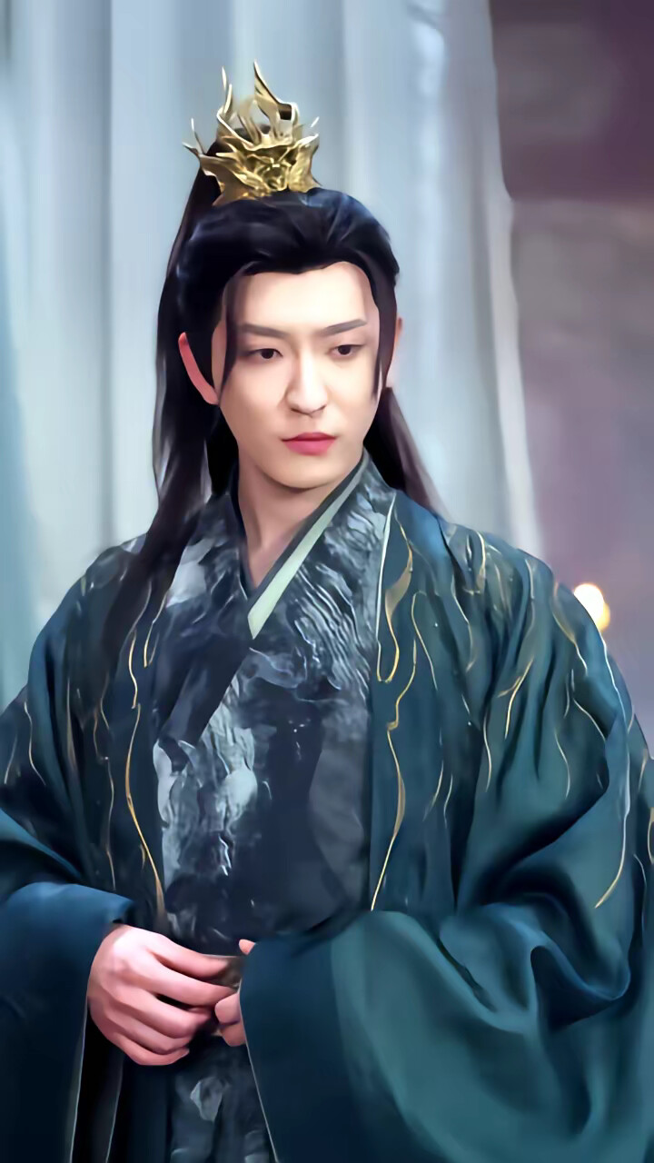 《穿成炮灰太子被陷害,我当场撒泼》剧照