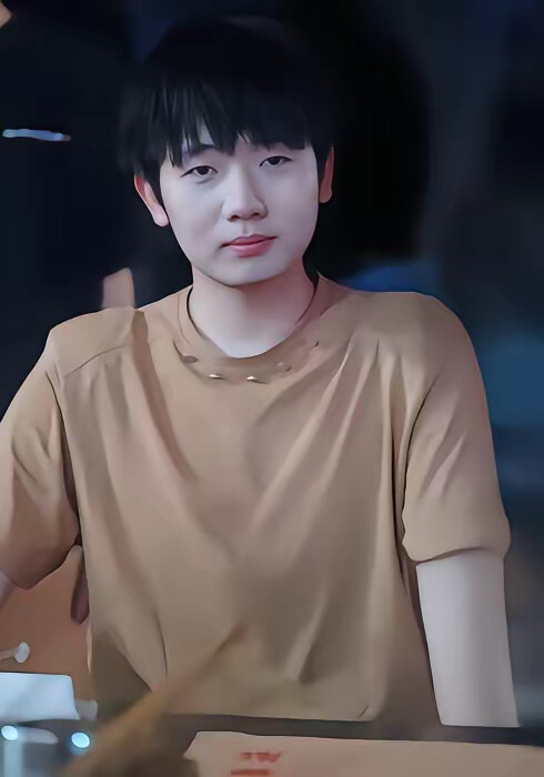 《刚开学,校花约我吃饭》剧照