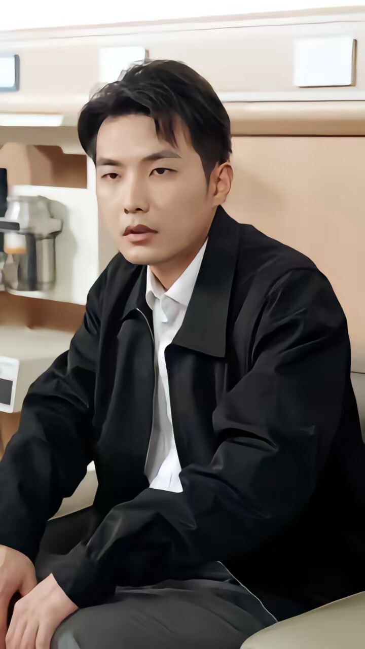 《重生九零:五旬老爹整顿家门》剧照