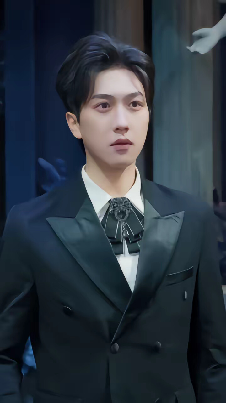 《千金没有，砂锅大的拳头倒有一个》剧照