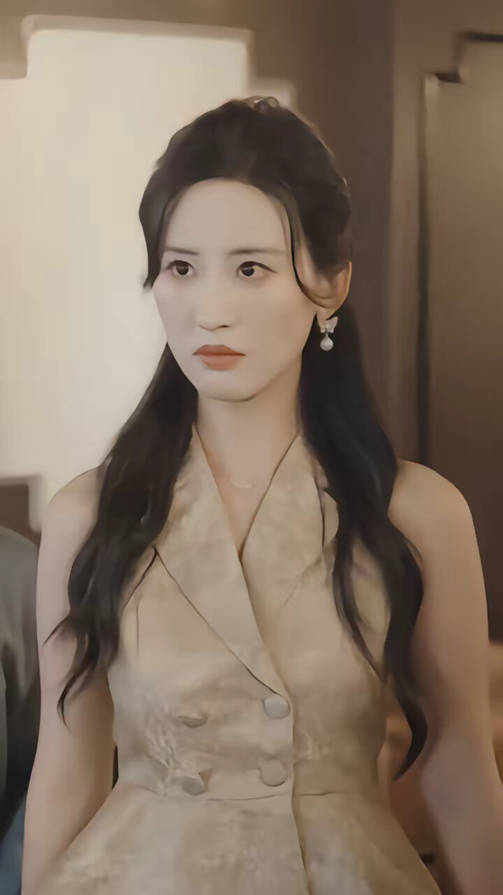 《订婚宴上,恋爱脑觉醒了》剧照