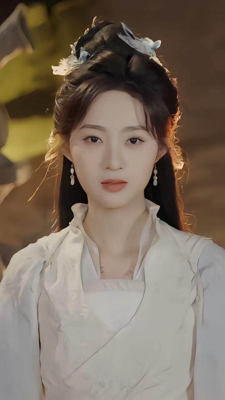 《人在修仙界白月光选择跟着反派混》剧照