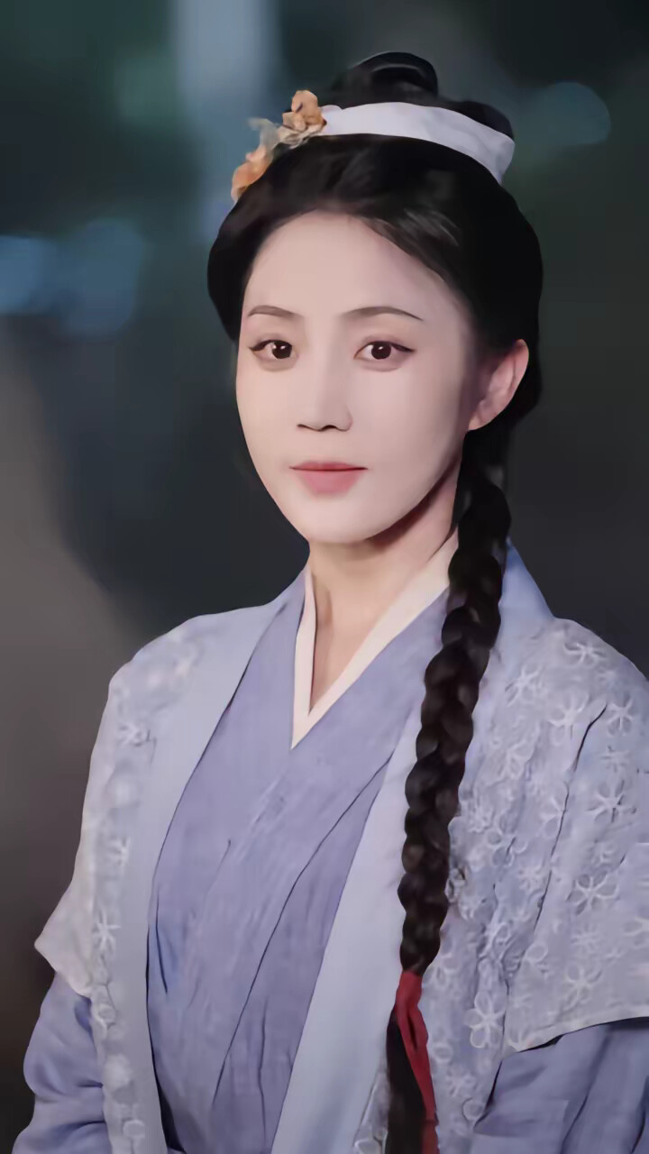 《穿越灾荒年,我带全村喝酒炫肉》剧照