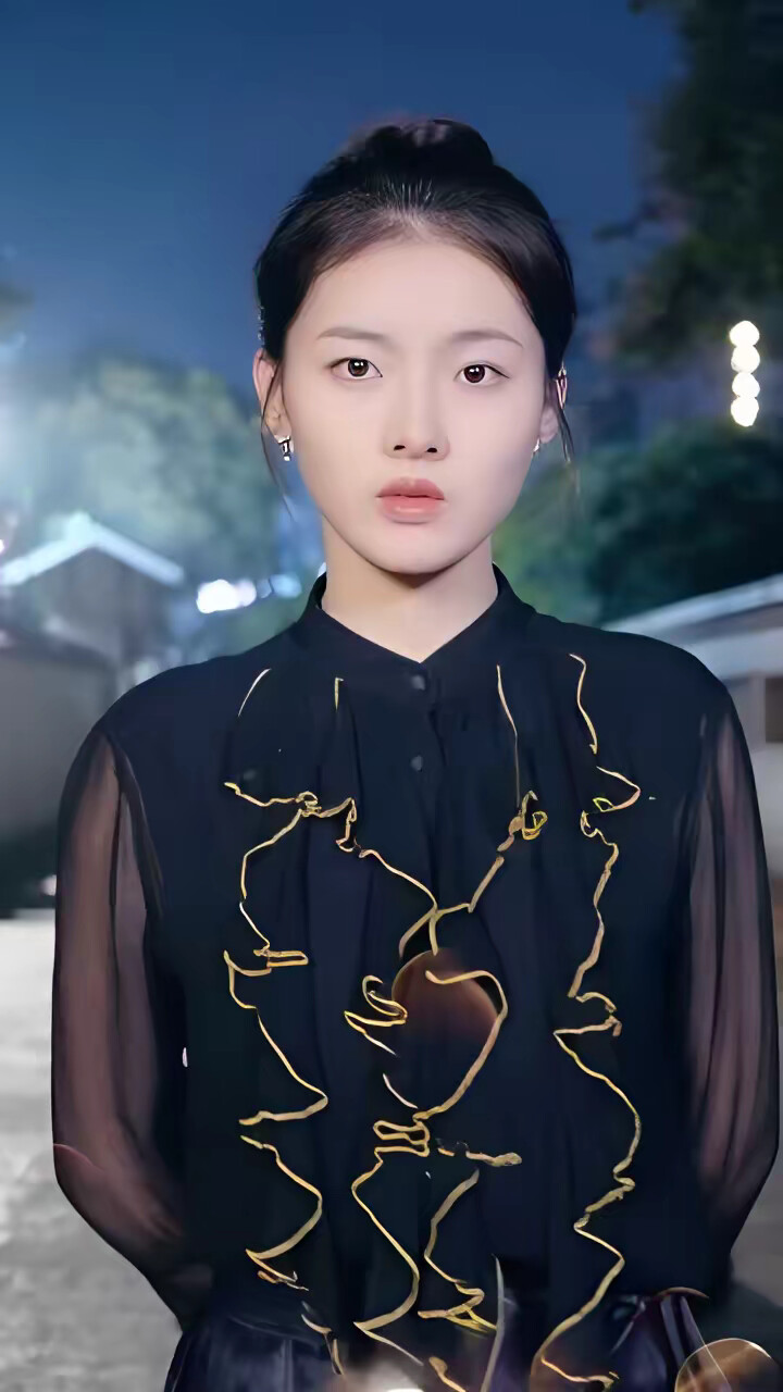 《被偷听心声后,豪门全家追着我宠》剧照