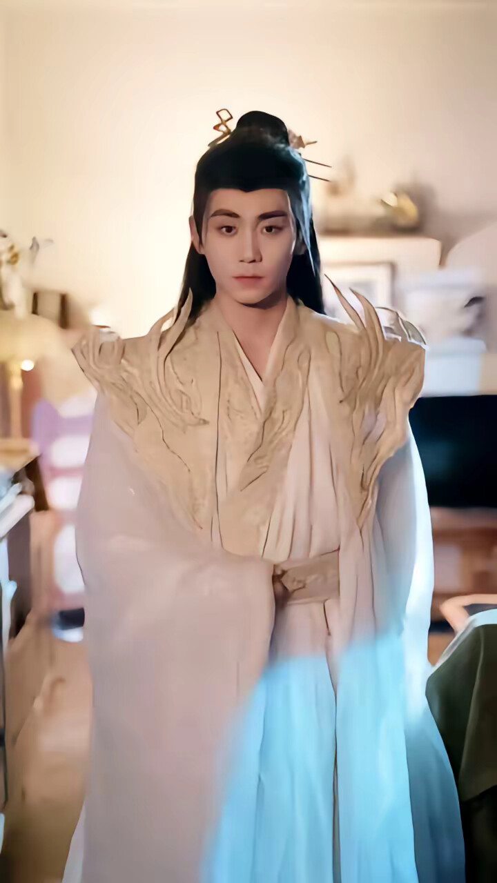 《签到万年:开局就被妹妹直播曝光》剧照