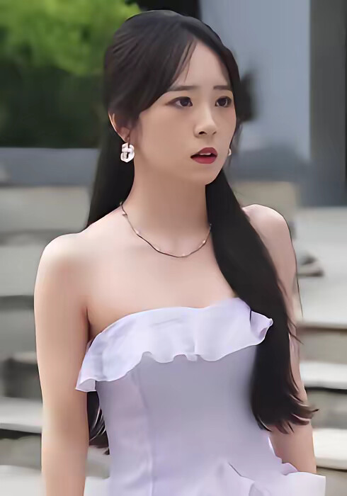 《开局遇到她,我带三宝成功种田》剧照