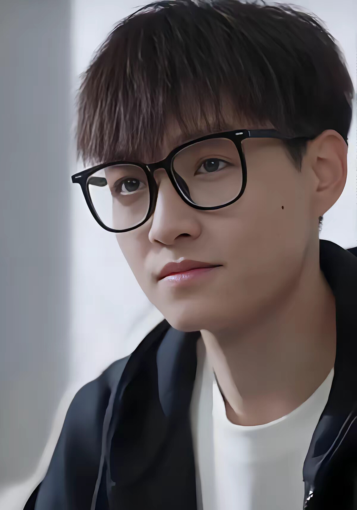 《八岁萝莉找上门,孩子他妈是校花》剧照