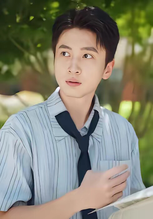 《系统坑我:冰山校花送我早餐奶》剧照