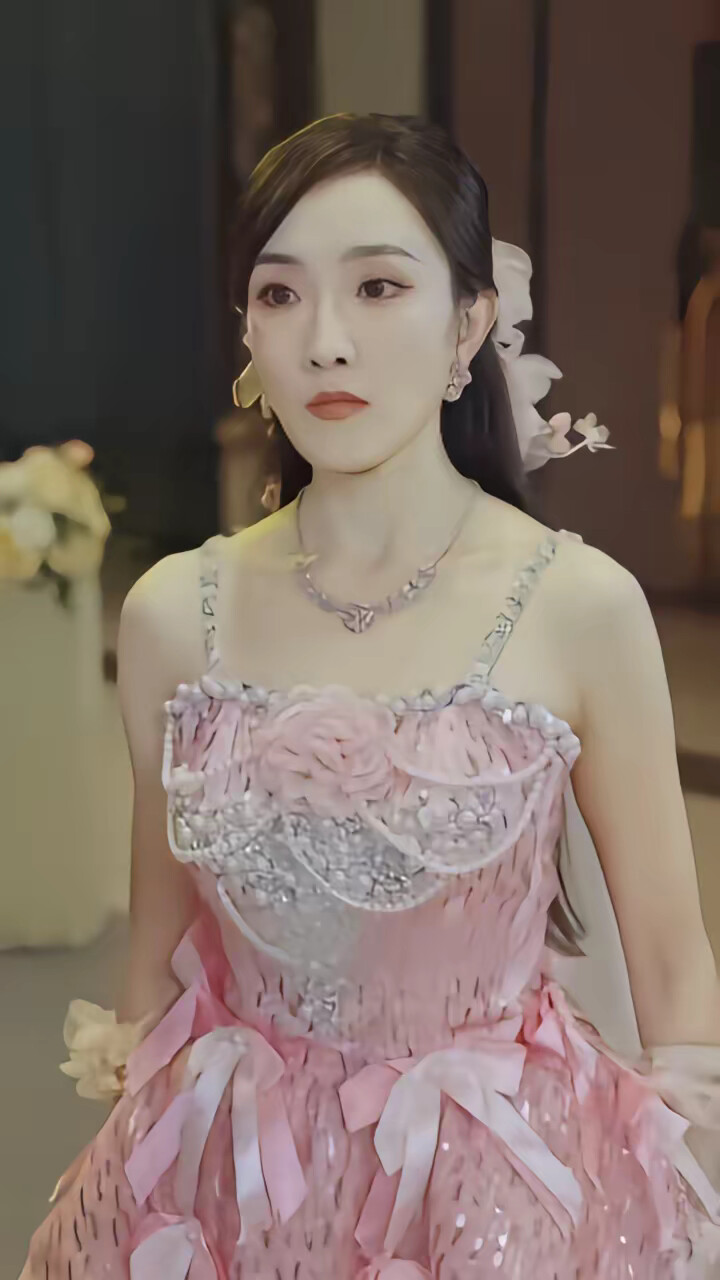 《嫌我病秧子，转身我成爆款歌王》剧照