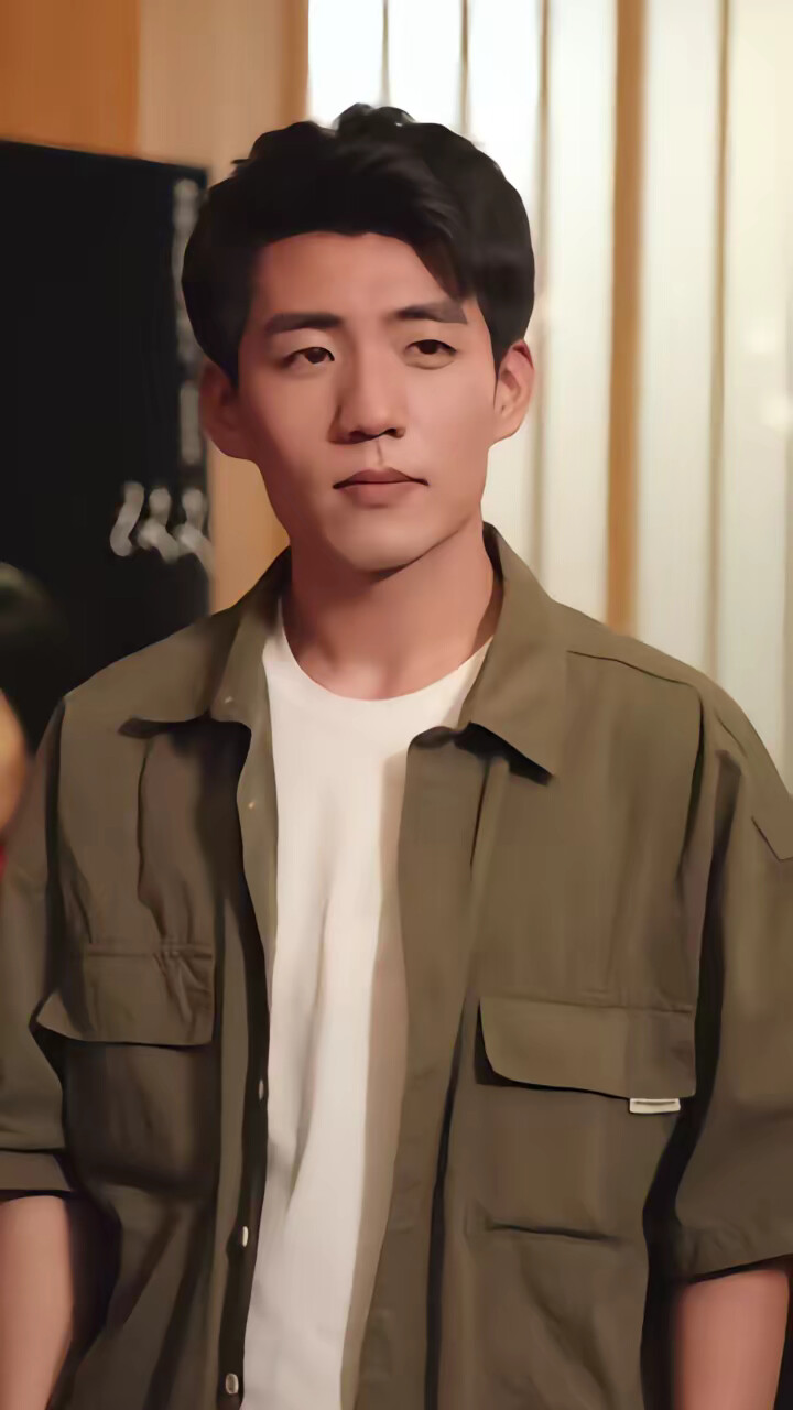 《白金年代:重回2002》剧照