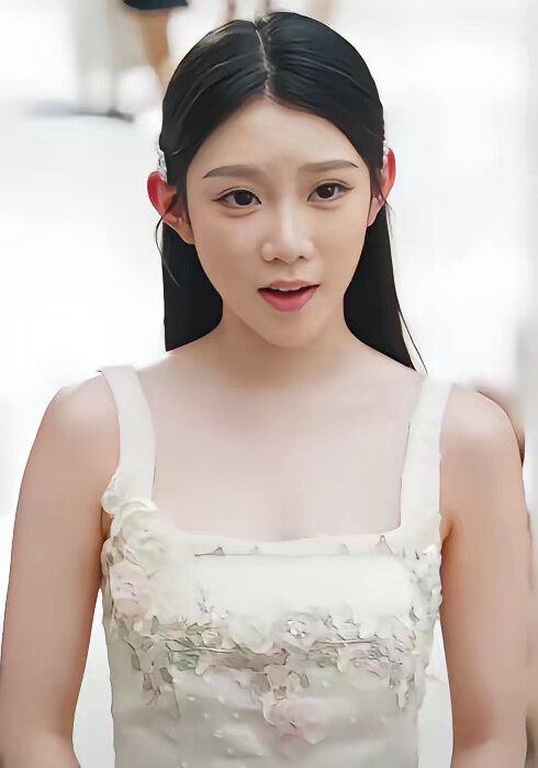 《系统坑我:冰山校花送我早餐奶》剧照