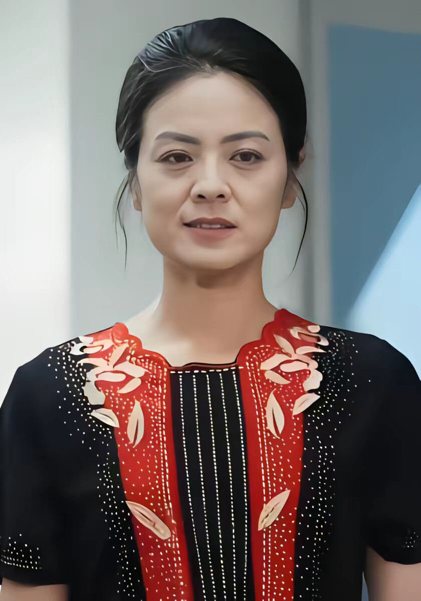 《你比暖阳耀眼》剧照