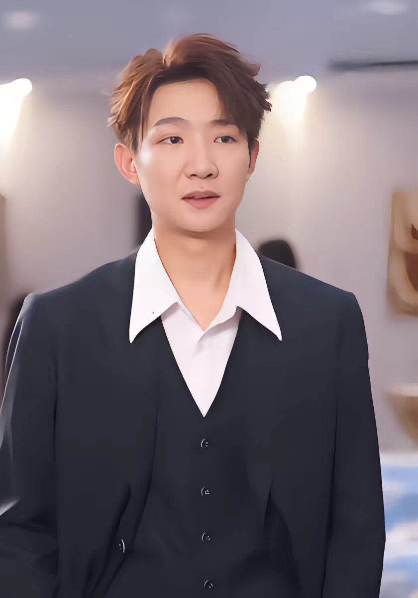 《重生校花追不停!我靠系统逆袭》剧照