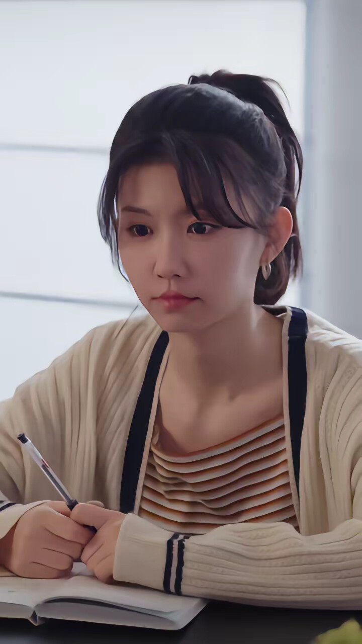 《给我亲一下能咋滴》剧照