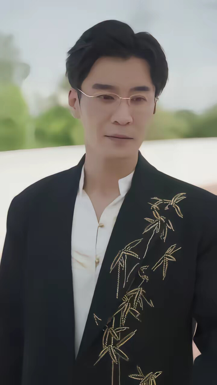 《惹她干嘛,掌权人都听她的》剧照