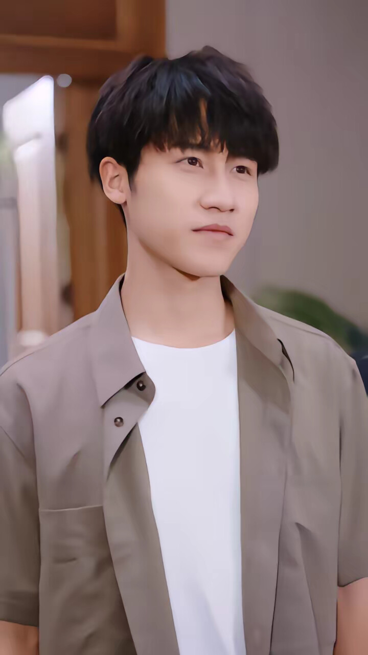 《父女初次见面:老登,爆点金币》剧照