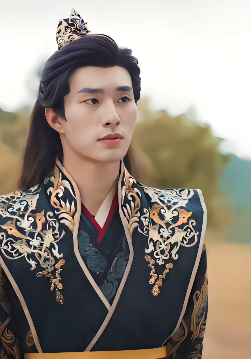 《饥荒全村吃草根，我带全家顿顿肉》剧照