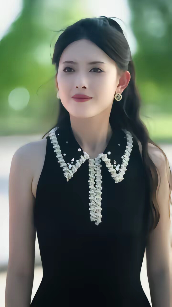 《重生校花追不停!我靠系统逆袭》剧照