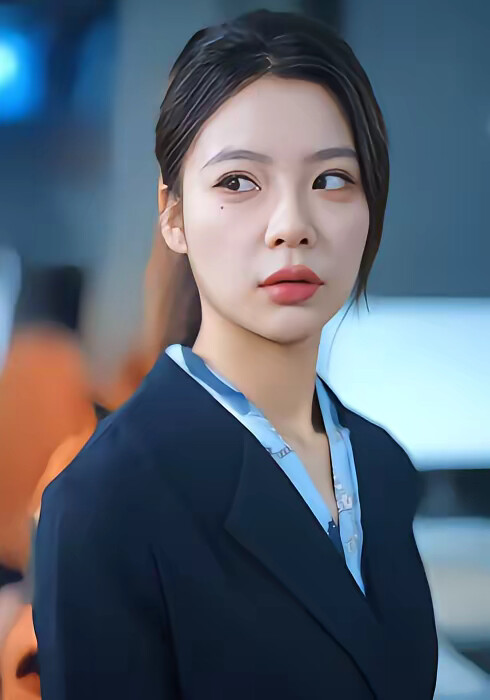 《刚开学,校花约我吃饭》剧照