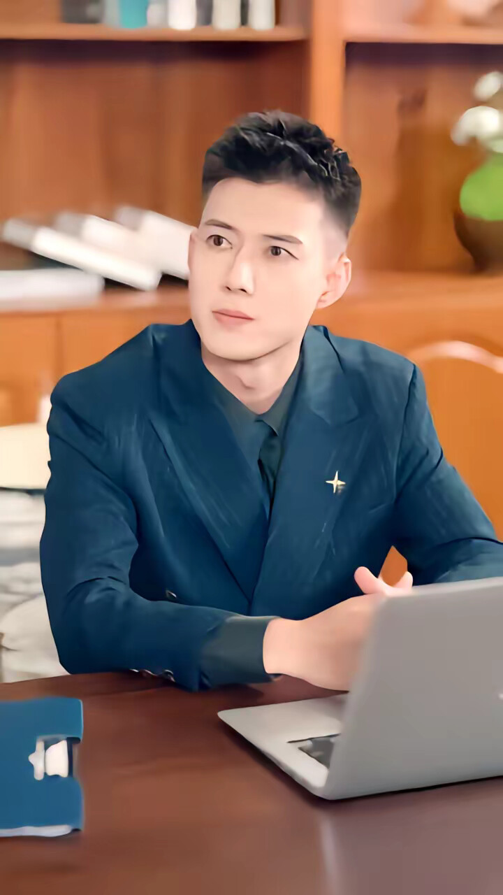 《闪婚后,亿万总裁把我宠上天》剧照