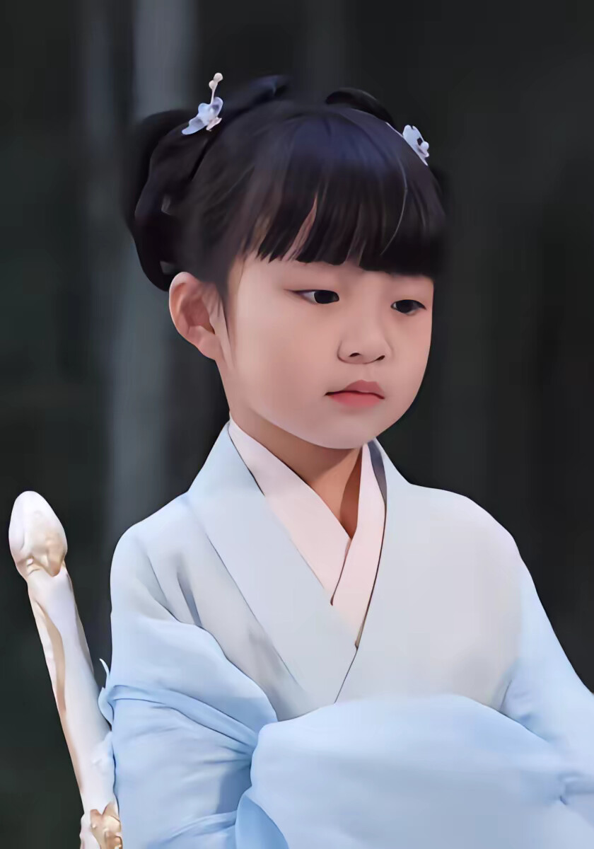 《隐世魔尊女帝带娃上门求负责》剧照