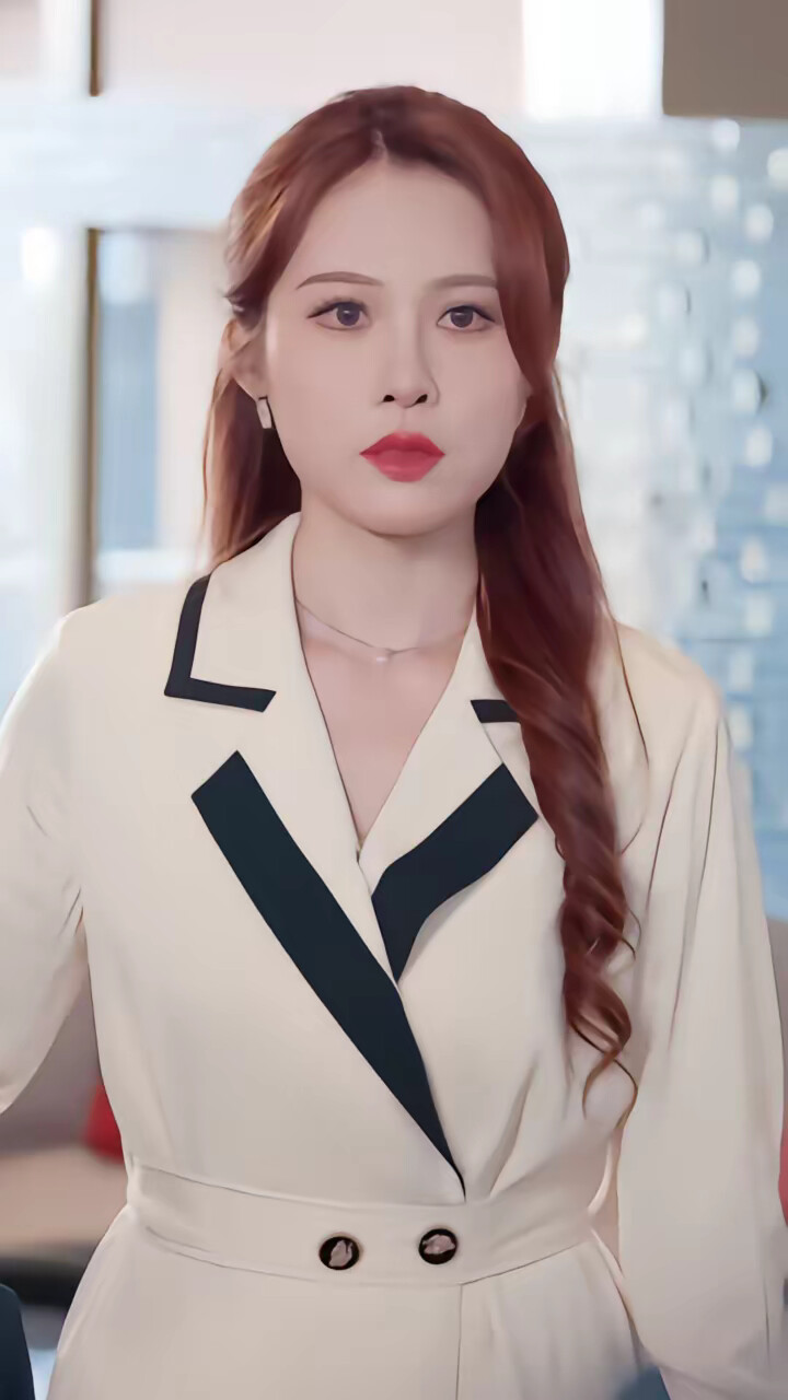 《离婚后前妻才发现我魅力四射》剧照