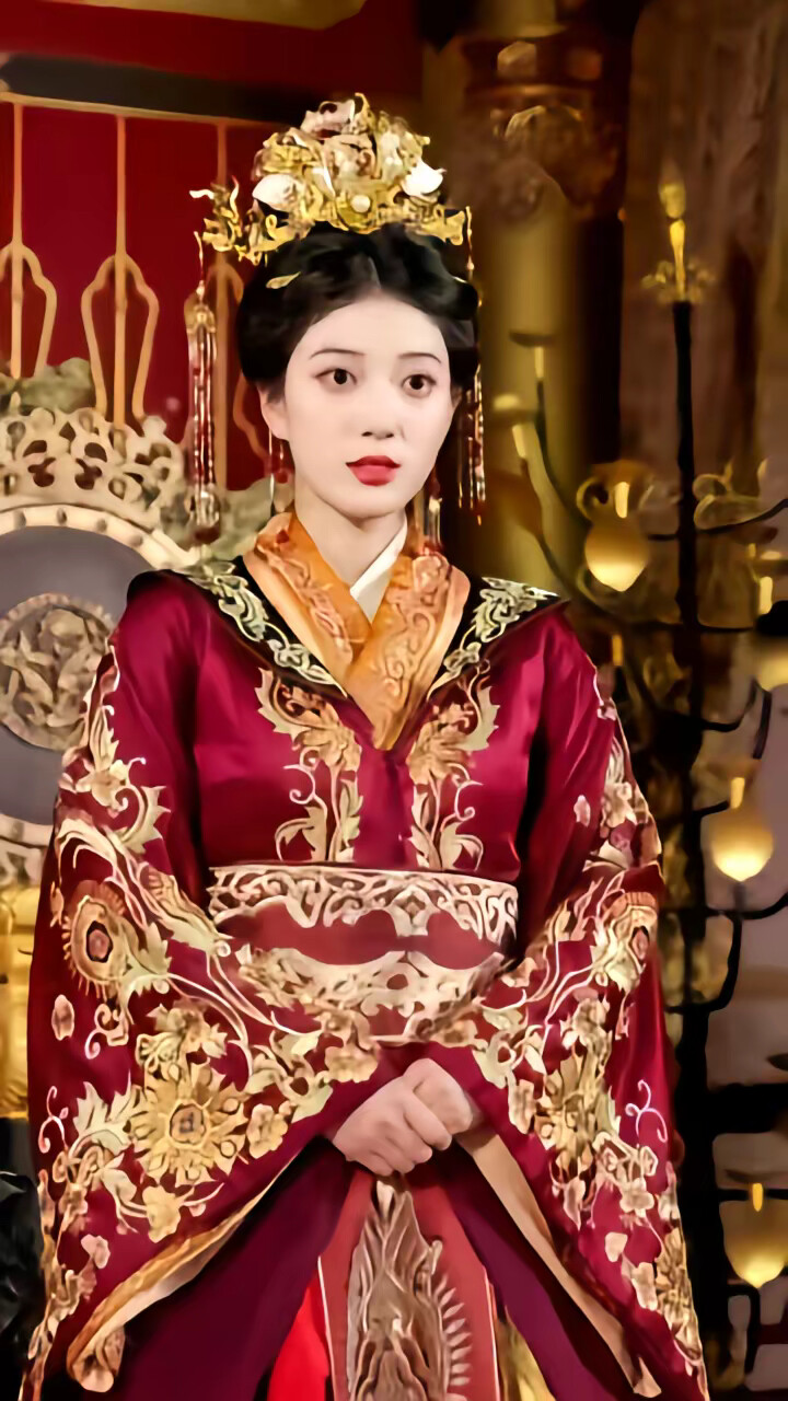 《穿成三个反派儿子的锦鲤娘》剧照