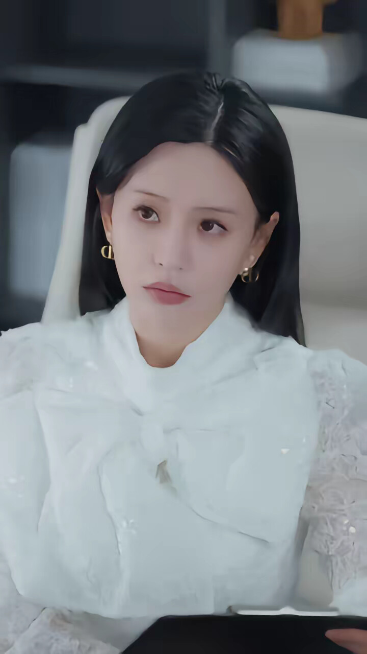 《刚毕业,被姐姐拉去闪婚》剧照