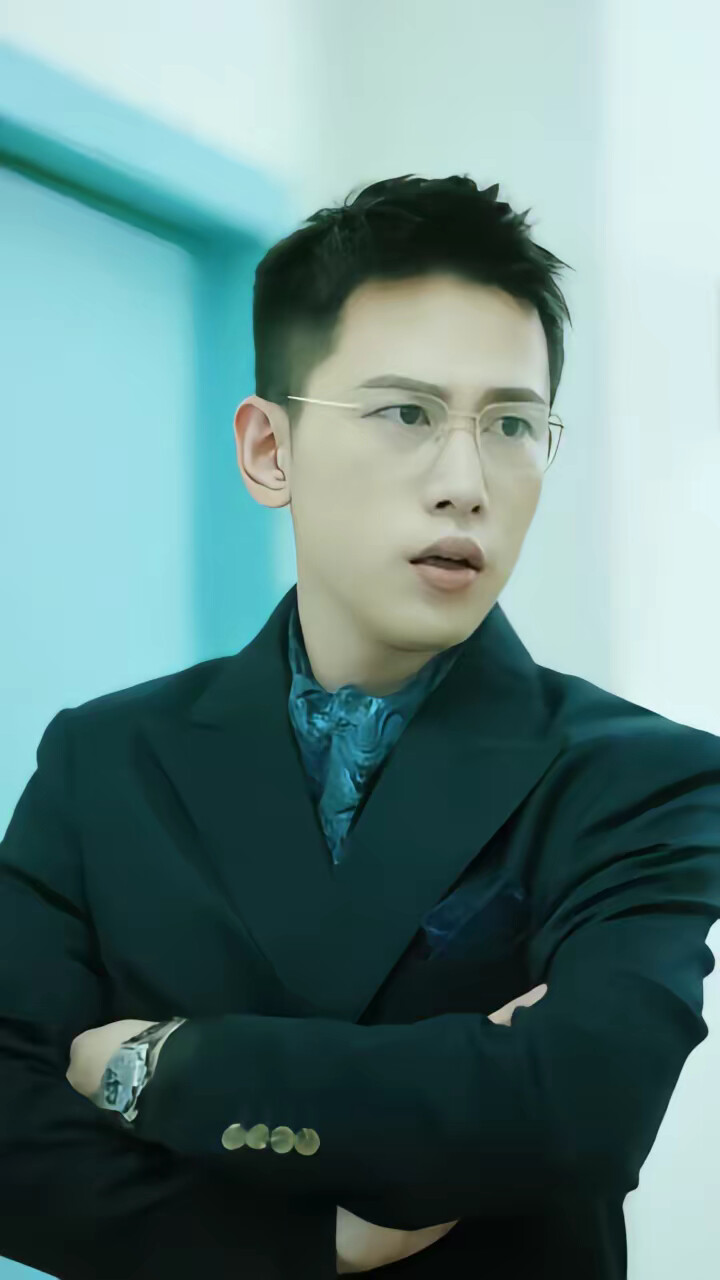 《快穿：病娇男主他又吃醋了》剧照